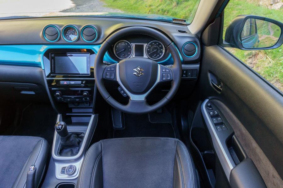  Suzuki Vitara 2015 года  (UK) (фото 20 из 24)